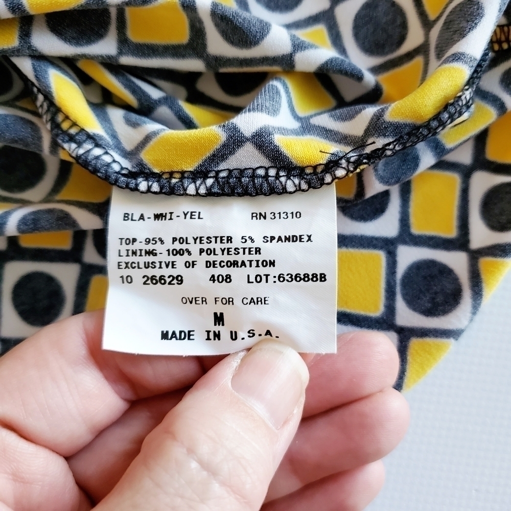 1062 * BCX Geometric Print Halter Top Yellow Black Size M - Picture 6 of 10